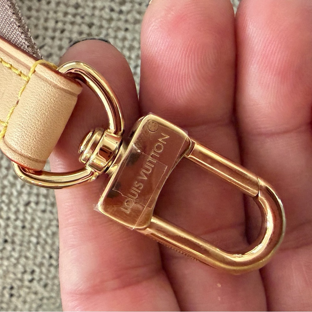 Louis Vuitton Bandouliere Strap for speedy 20. - Picture 9 of 11